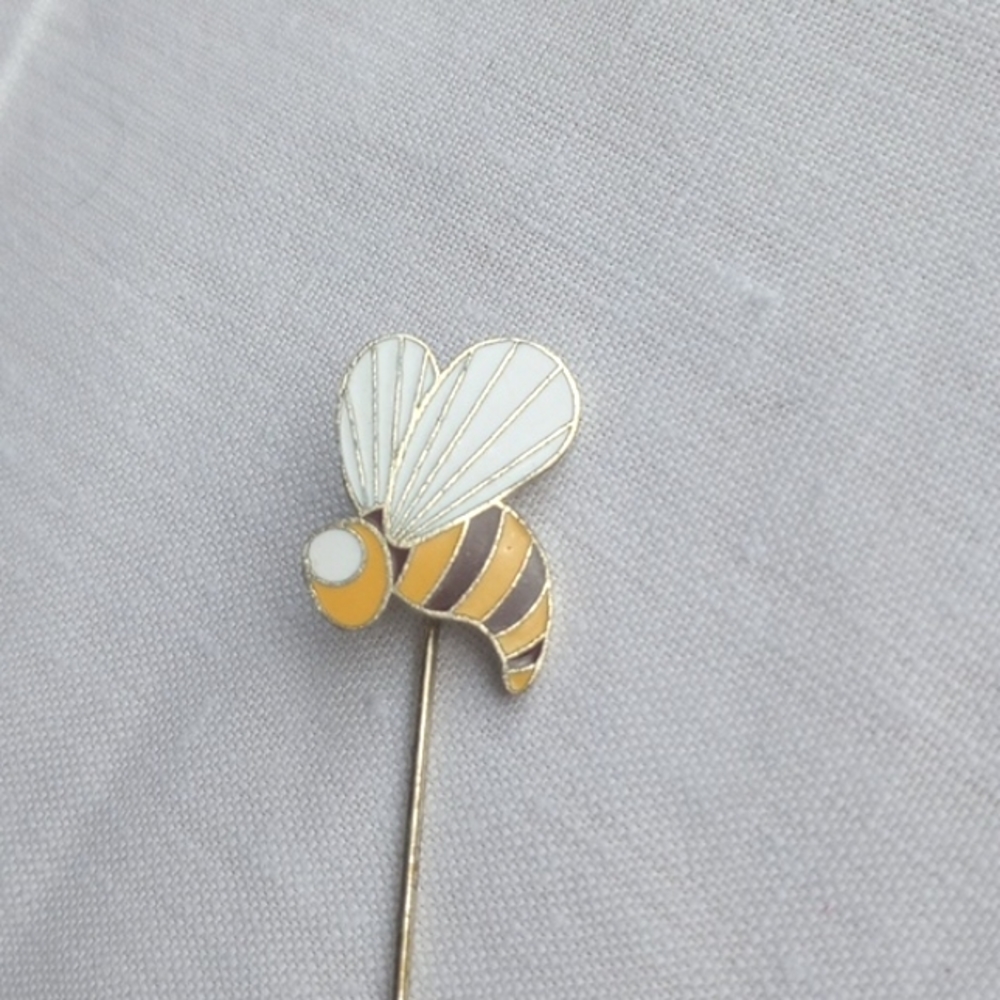 Enamel yellow bumblebee bee bug stick pin brooch